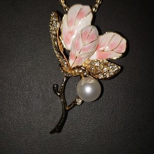 NWT Crystal flower necklace by Betsey Johnson